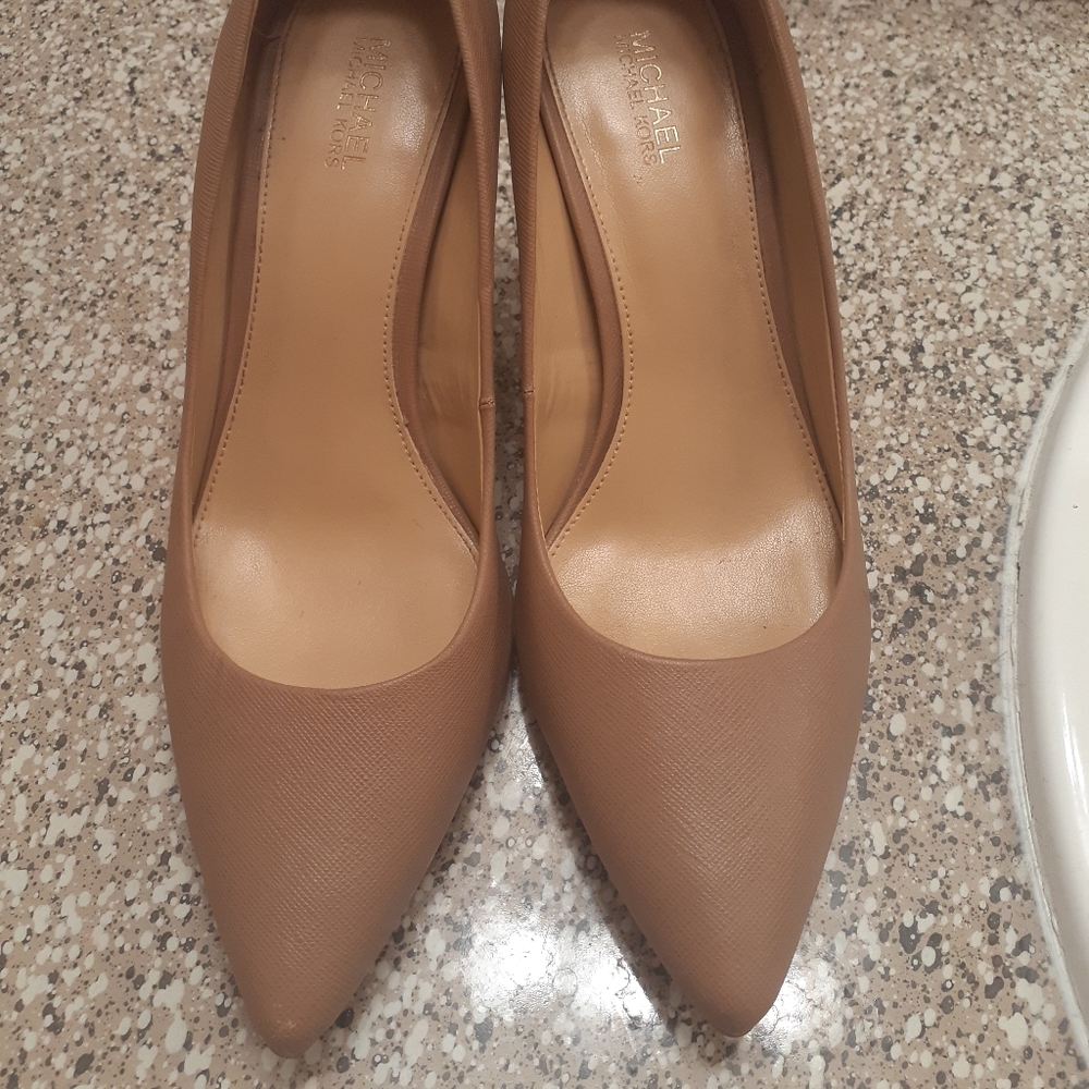 MK Tan Leather pointed heels
